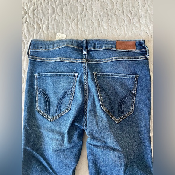 Hollister Jeans (2) - Picture 3 of 9